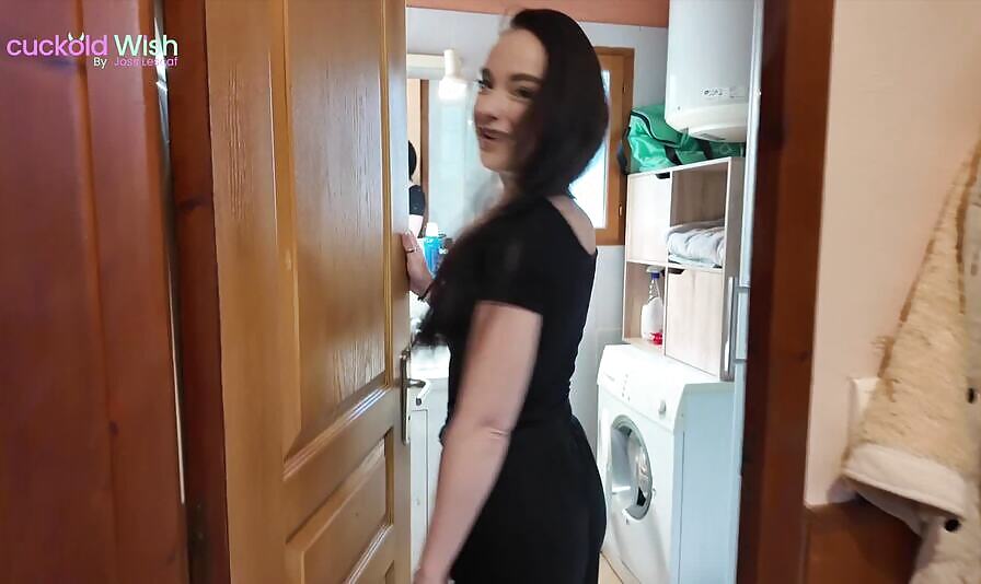 ALICE D pee teasing